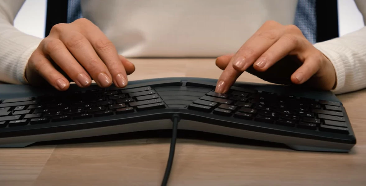 Ergonomska tipkovnica Cherry KC 4500 ERGO USB Zdrava-pisarna.si Ergonomska tipkovnica Cherry KC 4500 ERGO USB - slika 2