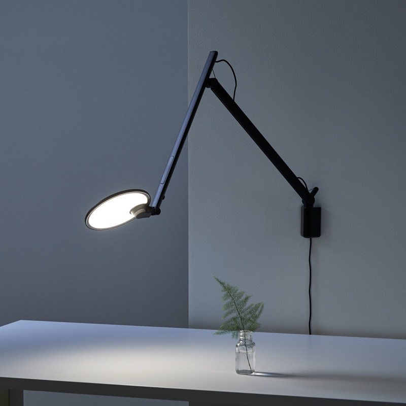 Namizna svetilka Humanscale® Nova task light Zdrava-pisarna.si Namizna svetilka Humanscale® Nova task light - slika 3