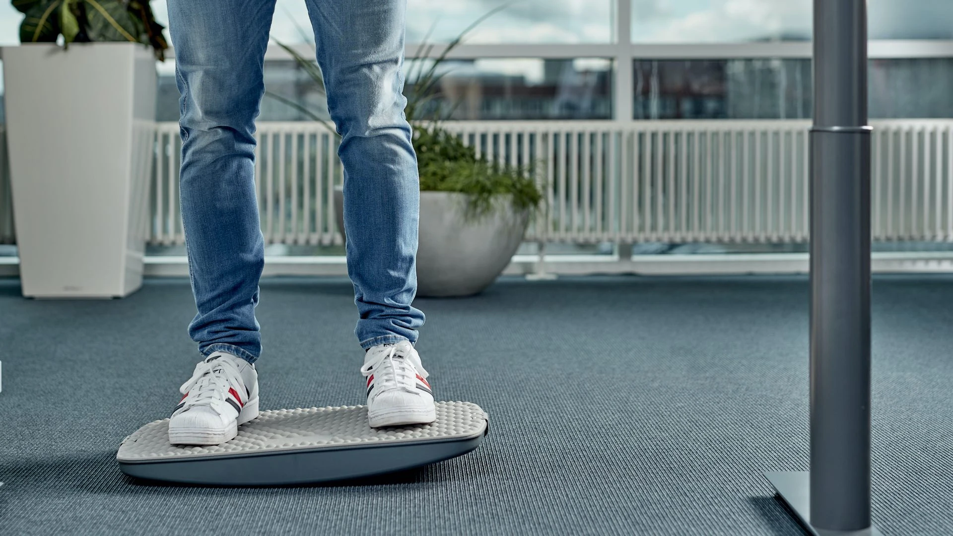 Ravnotežna deska Steppie Balance Board Zdrava-pisarna.si Ravnotežna deska Steppie Balance Board - slika 2